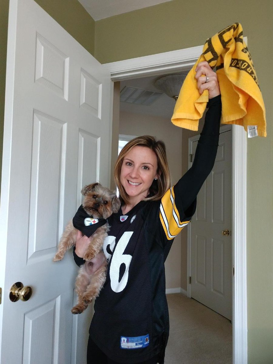 b_daisley's tweet photo. Teddy and I showing some love for our favorite team during Arcola spirit week! 🏈❤️ @arcola_dragons #DragonPride #DragonsAreKind #WeLoveArcola #ArcolaRocks #LCPS20 https://t.co/CFBUQhA72T