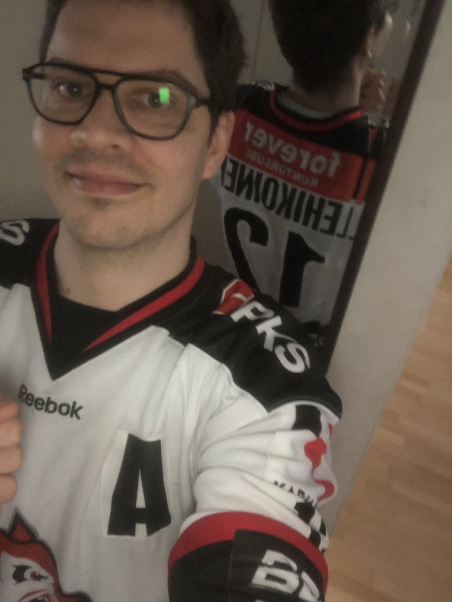 Kyllähän se niin on että @Jokipojat se on se juttu. #seurapaitapäiväkotona #wearesportspot #seurasydän