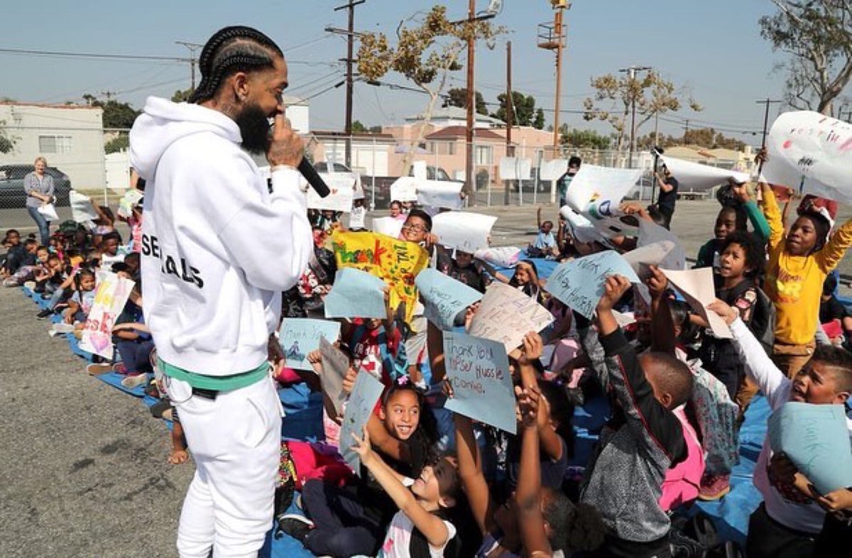 HauteHoopla_'s tweet photo. #NipseyHussle. 🏁 A man of the community. Maverick, entrepreneur and genius. We honor his contributions and the legacy he leaves behind in his work and his family. Peaceful rest to #NipseyHussle. https://t.co/X8a6teAv6i