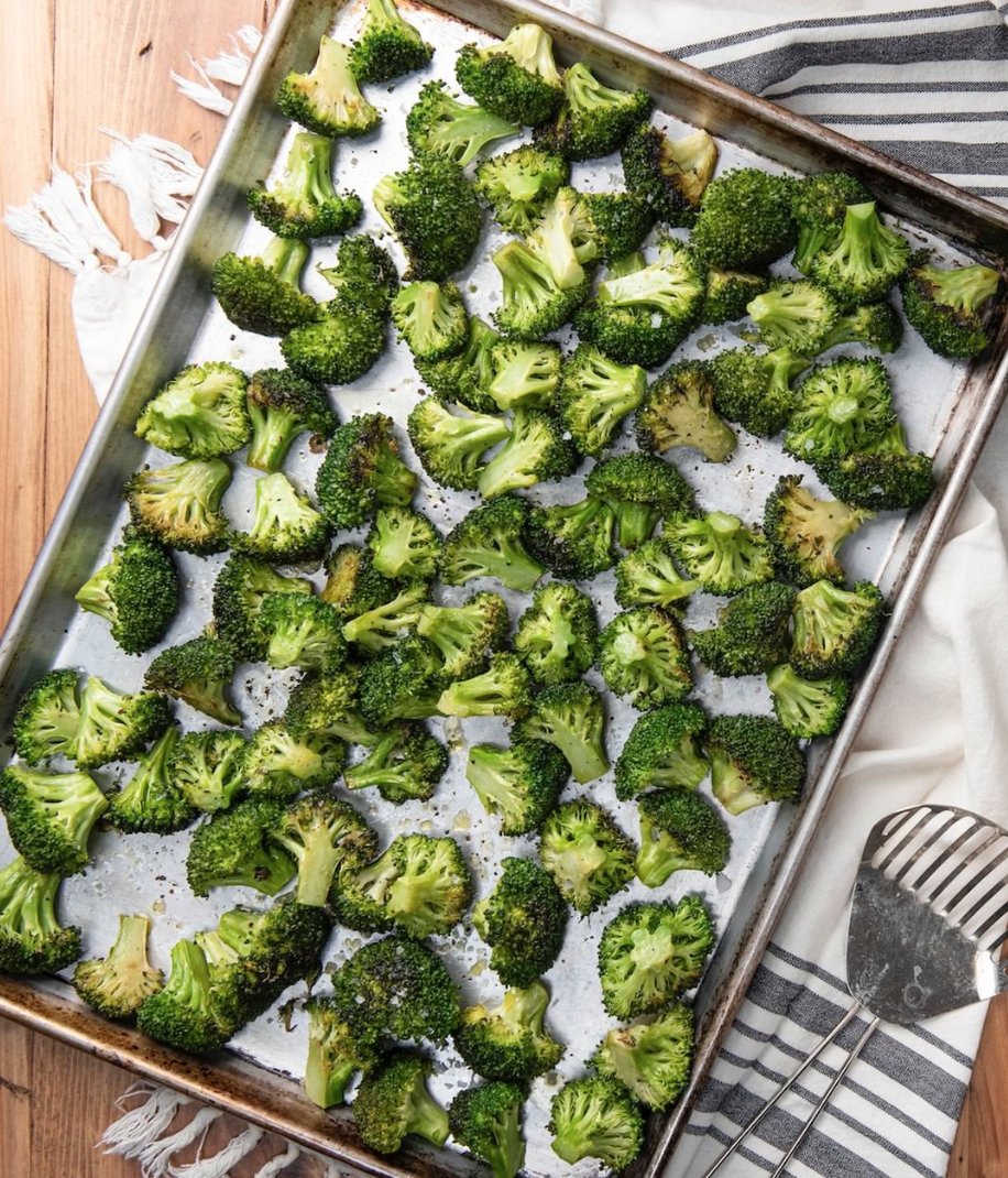 earthboundfarm's tweet photo. When people say they don’t like broccoli, first we cry (just kidding…kinda), then we probe to find out if they’ve tried roasted broccoli. Roasting brings out a whole other mellow, toasty, sweet, umami side of veggies: https://t.co/LtpkkmQXlK

#EarthboundFarm #Organic https://t.co/uFr6I1tmPJ