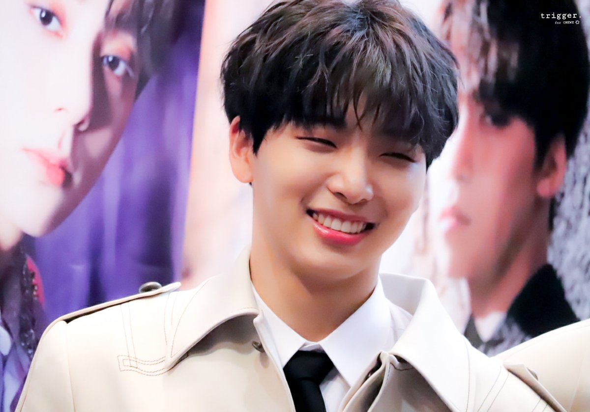 trigger6strings's tweet photo. 190518 KCON JAPAN

#원어스 #서호 #ONEUS https://t.co/81bwOXpLeu