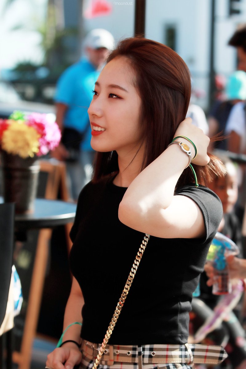 moondustkr's tweet photo. [3OpZsIeXOzw] 190818 #이달의소녀 #하슬 #LOONA #HASEUL @loonatheworld https://t.co/wgJMbIkgEQ