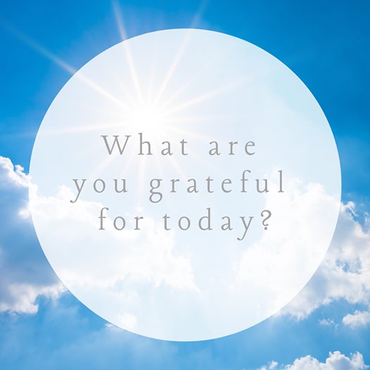 Relax_Your_Life's tweet photo. What are you grateful for today? Write 5 down in the comment. #gratefulnesschallenge https://t.co/KdTIFXlWWt