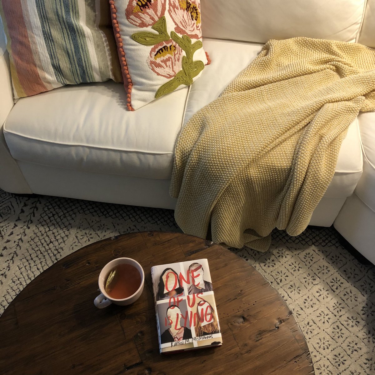 MsAmandaHuson's tweet photo. @JMLEnglish7 Is it too late to join the party?! I bought Th is book a few years ago, but never got around to reading it. And now that the sequel is so hot, Iβve just GOT to know who is lying!! #digitalbookclub #jmlreads https://t.co/cVOTUwVZ55
