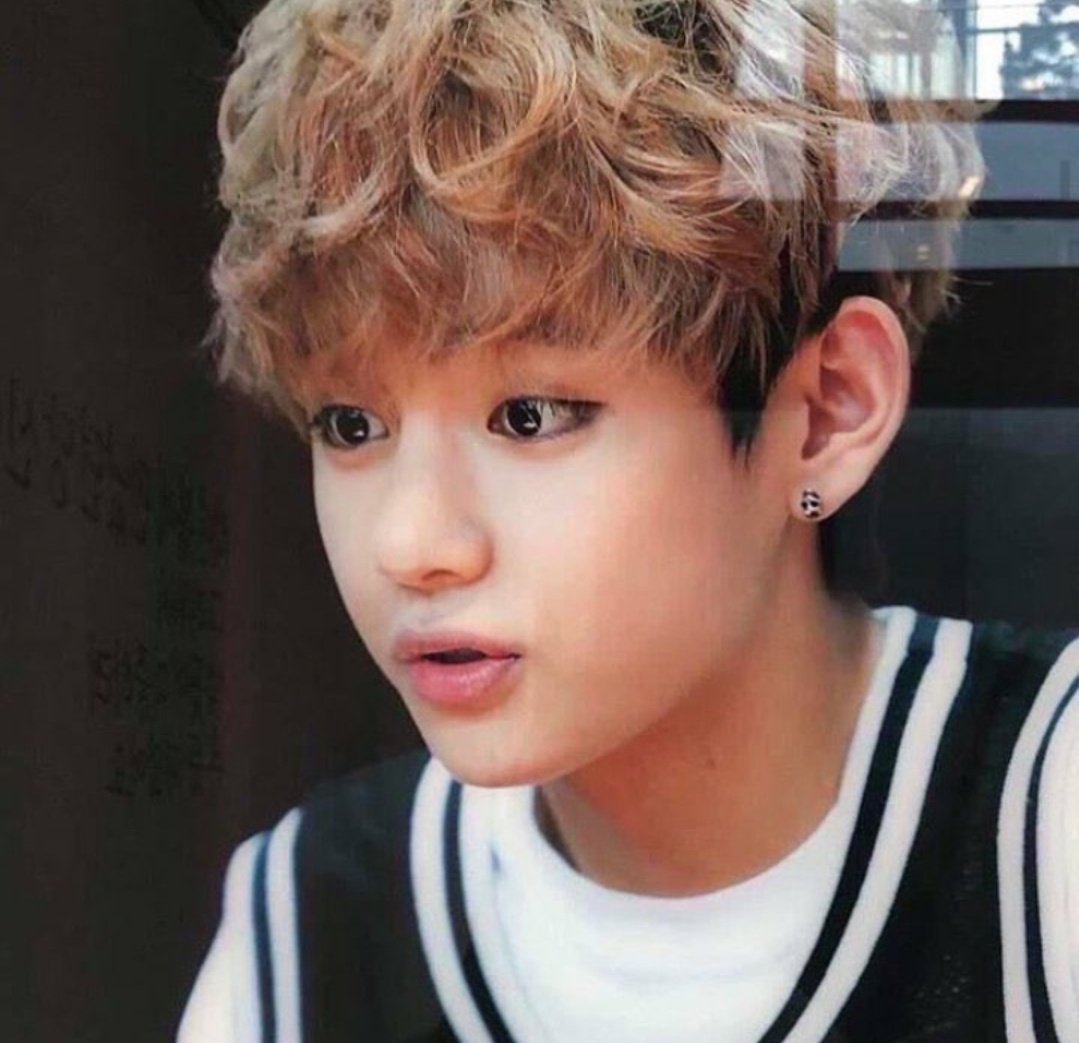 Black246812's tweet photo. still baby and handsome
#뷔 #NoMoreDreamOutNow #MoreForBTS #AprilFools #happyaprilfools #TAEHYUNG #방탄소년단 @BTS_twt #bulletproofbeginning https://t.co/MDpmG2RY65