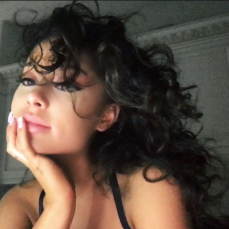 sitepopnet's tweet photo. Fotos mais rapidas a alcançar 1 MILHÃO de curtidas no instagram;

#5. Ariana Grande com seu cabelo natural. https://t.co/tPB5pCdEL3