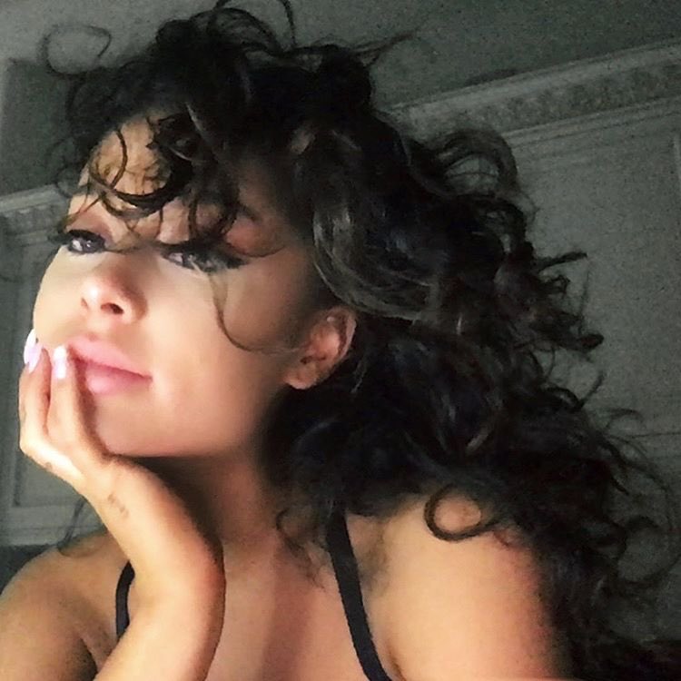 sitepopnet's tweet photo. Fotos mais rapidas a alcançar 1 MILHÃO de curtidas no instagram;

#5. Ariana Grande com seu cabelo natural. https://t.co/tPB5pCdEL3