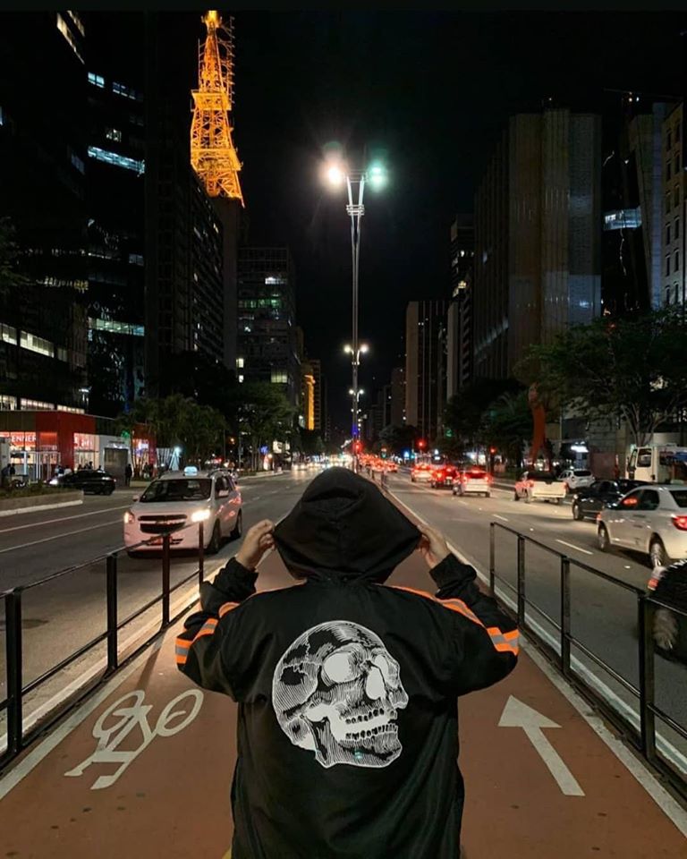dmrefletivos's tweet photo. Uma foto dessas... 🌃
Cliente: Raspa Língua (Loja virtual: https://t.co/cVnRRpGeuy)
Post: Aline Narita 📸
#moda #trend #city #cidade #sãopaulo #sp #refletivos #tecidorefletivo #reflectiveclothing #fashion #urbano #DMRefletivos #Daoming https://t.co/VvxL9MXBNR
