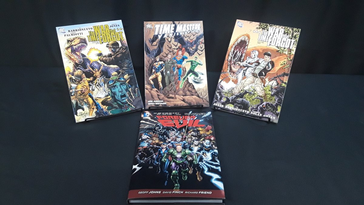 heebeegeebeez's tweet photo. 4 graphic novels for $30 in our #socialdistancesale Get these 4 books plus free book rate shipping or roadside pickup. The first person to DM us and tell us you want the EVIL/TIME LOT with their paypal email gets this deal. More on our Facebook and Instagram #supportcomicshops https://t.co/jDIVyRRvoP