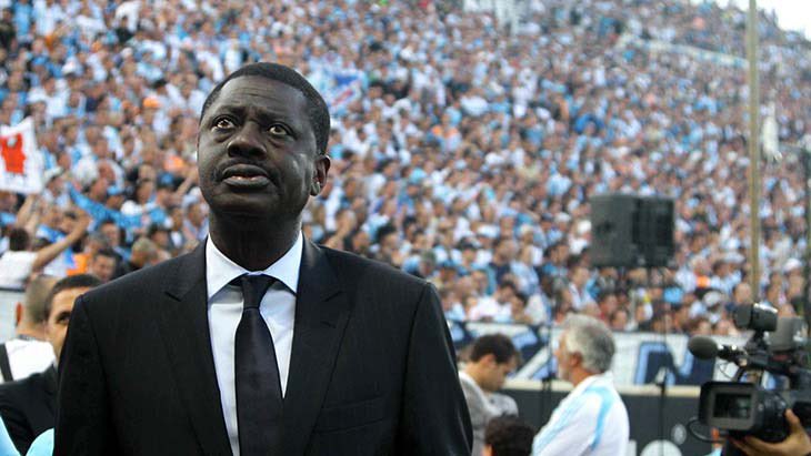 grinta_fc's tweet photo. L’ancien président de L’OM Pape Diouf est décédé aujourd’hui des suites du Corona Virus 😥 Toutes nos condoléances à la famille et aux supporters de L’Olympique de Marseille ⚪️🔵 #COVID19 #PapeDiouf #OM https://t.co/rIxkYYnEhp