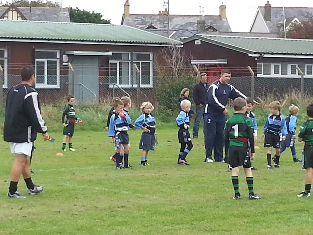 ChrisHanly458's tweet photo. Thanks @gregmorris86 . Once you have been nominated you have 24 hours to post a picture or donate £20 to your local charity.  You need to nominate 4 coaches to post a picture of you coaching. I nominate @stransky12  https://t.co/wgNZpPnJ7v https://t.co/TtfCdlAfgL