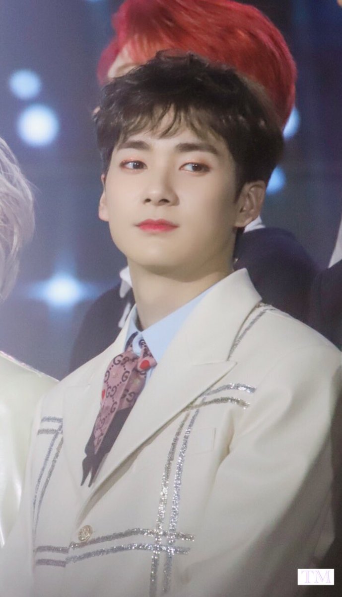 minki_team's tweet photo. 4/1😉 만우절

#뉴이스트 #아론 #ARON #NUEST https://t.co/VeaTowwLkK