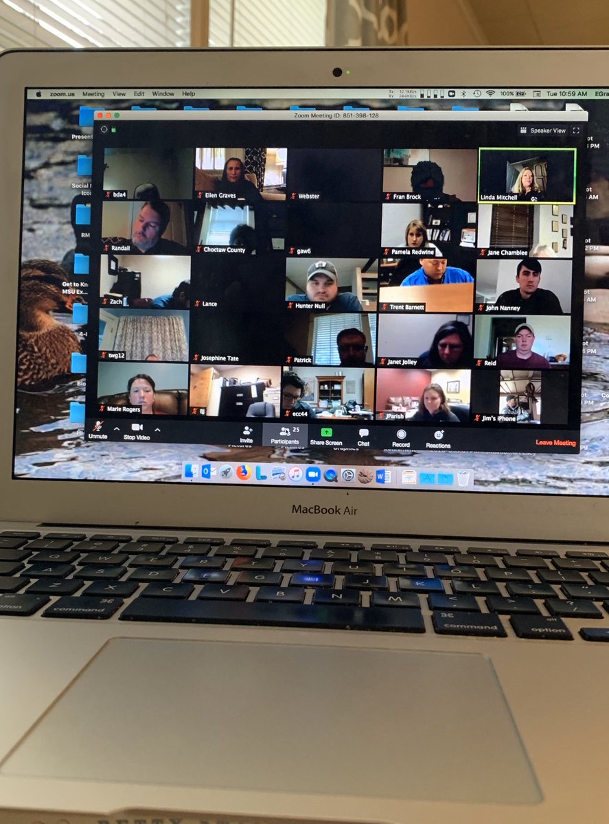 MSUExtService's tweet image. Extension is still going strong! Great to connect while following social distancing rules!! 💪#MSUext