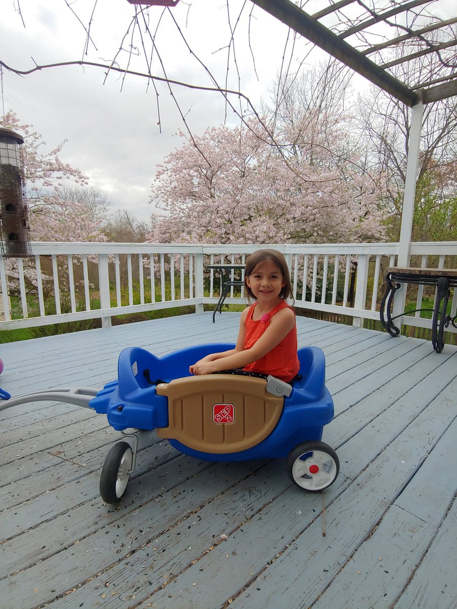 LetishaGatewood's tweet photo. @CubRunES @CubRunCousino @CubRunSefrin #cubbiescavengerhunt2020 
Getting some fresh air on wheels 😆🌥️🍃🌼🛴 https://t.co/JaRA1RFos6