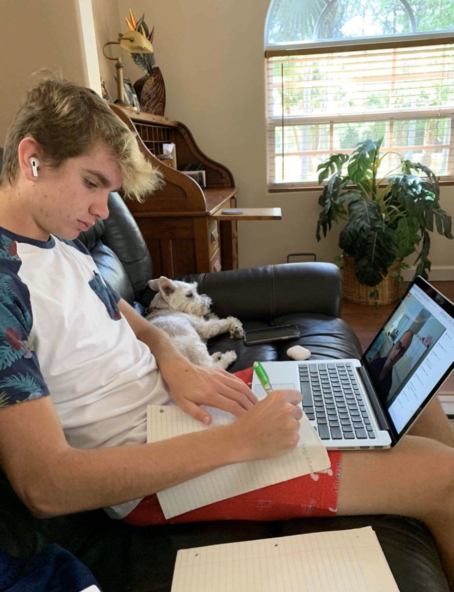 DwyerHS's tweet image. More #FirstDayOfVirtualSchool pictures from @dwyerhs students! #WeAreDwyer