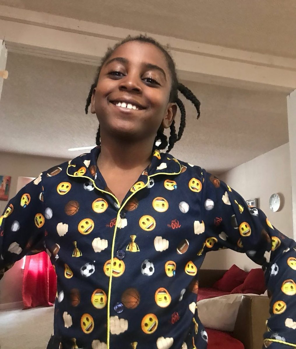 APS_CCES's tweet photo. Here is one of our lil 3rd grade panthers showing team spirit. Pajama Day! #CCESstrong #KNOWLEDGEABLE https://t.co/GkeoKz6Anp