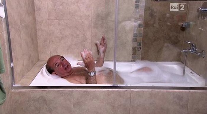Annalisadif's tweet photo. #Pechino Express mi sento male!!! 😂😂 https://t.co/oL9lrw8iRD
