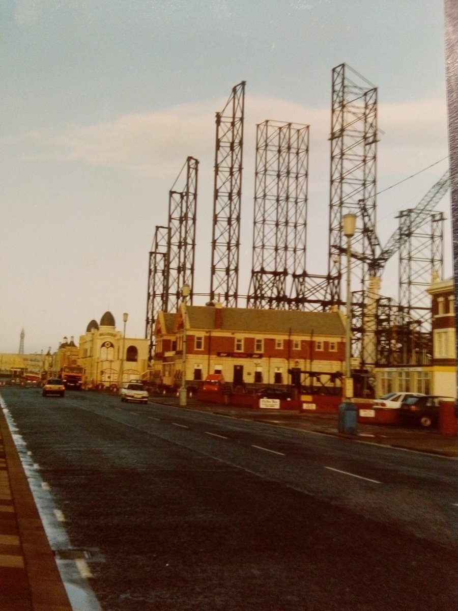 A bit of history local to me! Does anybody know where this was taken?