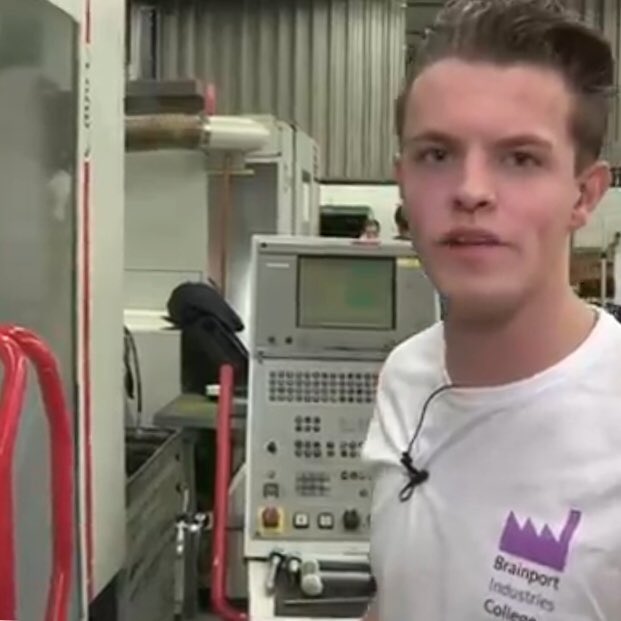 Wordt net als Steve. Doe de opleiding #bbl #verspanen  we hebben nog 27 vacatures op onze website. Meld je aan! #brainportregio @rocteraa <a href="/summacollege/">Summa</a>