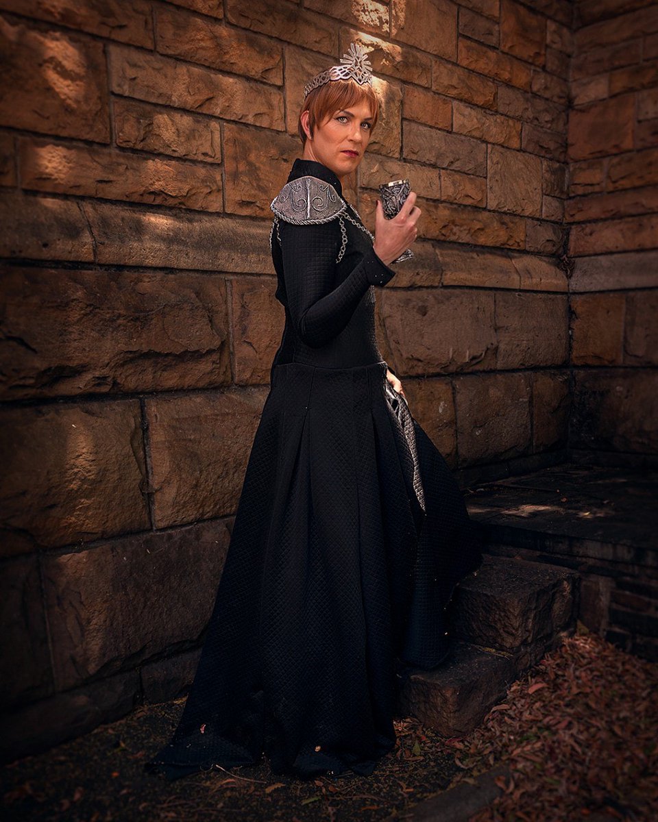 Q_O_F_E's tweet photo. Walking the catacombs, plotting destruction.
Another amazing photo taken a while ago at my Cersei Lannister shoot.
Dress @moncherrybrides
Crown @creativecut.lasercnc
Shoulder Armour @zeos_creations
Photographer @Neal_Strydom
@GameOfThrones @IAMLenaHeadey #queenoffucqingeverything https://t.co/ElZRLCzGNt