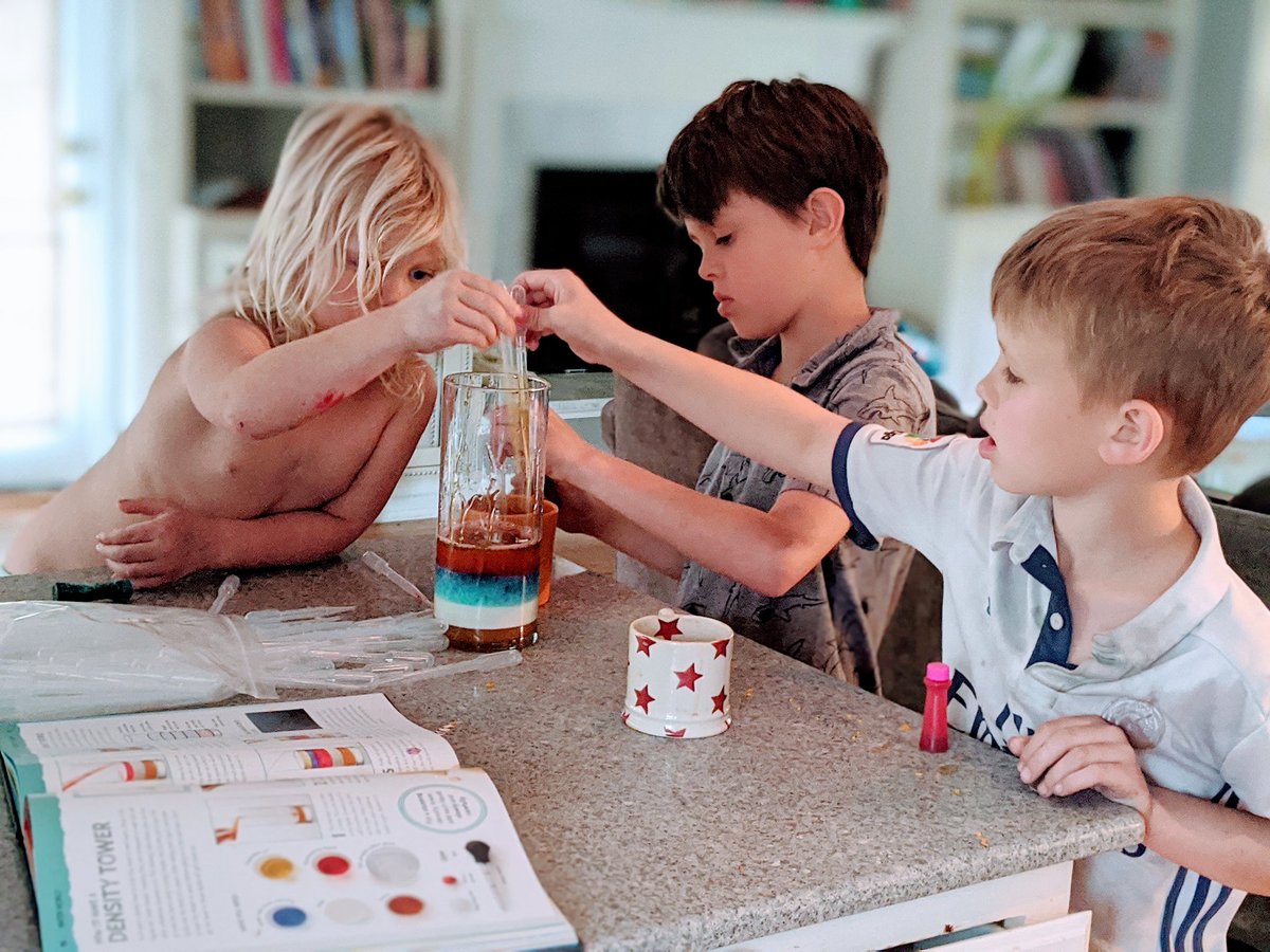 KymHunteratlaw's tweet photo. Tfw you find a use for some of the 95 pipettes you've had in your basement for years. Hoarding rewarded. #Homeschool #science #densitytower #StayAtHome https://t.co/7HPWpX0bLm