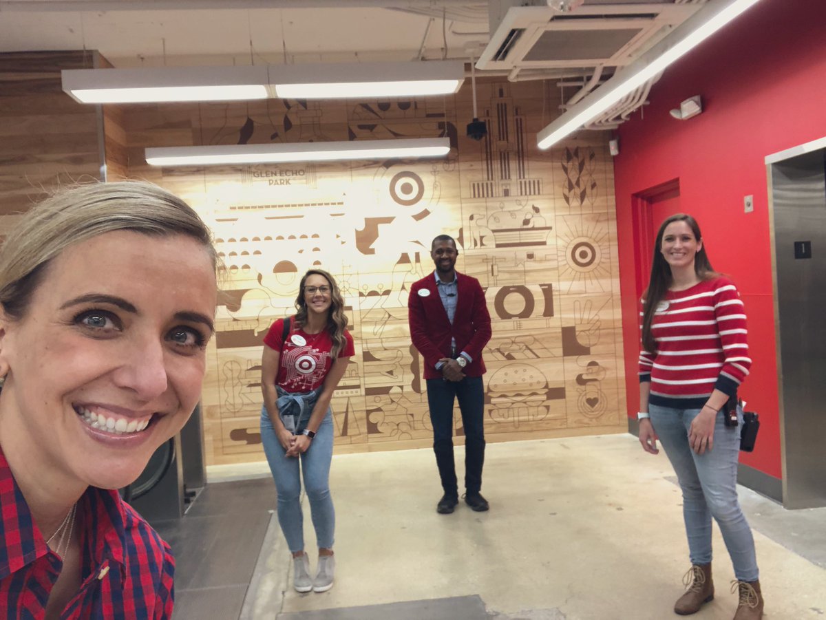 It isn’t always easy...but here in Bethesda, MD they sure do like to make it look that way ALL.THE.TIME. 👏🏻👏🏻👏🏻 Thanks Tiffany, DeVaughn &amp; team for always taking care of the team in a top notch business owner way! 🙌🏻 #WorkSomewhereYou❤️🎯 #SocialDistancing
