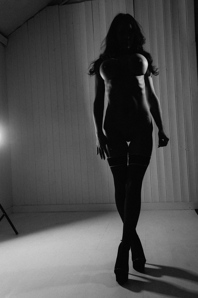 LyonStudioNo1's tweet photo. https://t.co/qJTDHKitoJ

Vicky Powell studio shoot  😛😍😏#glamour #model #photography #nude #shots #bare #boobs #bums #sexy #naked #ladies #hot #babes https://t.co/wthoi1qi94