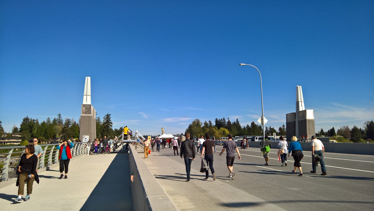 BellevueDotCom's tweet photo. April 2, 2016 to be exact. It was the grand opening celebration of @wsdot_520
#bvue #TriviaTuesday #520bridge #bellevueful #wawx https://t.co/L1p289Xl9K