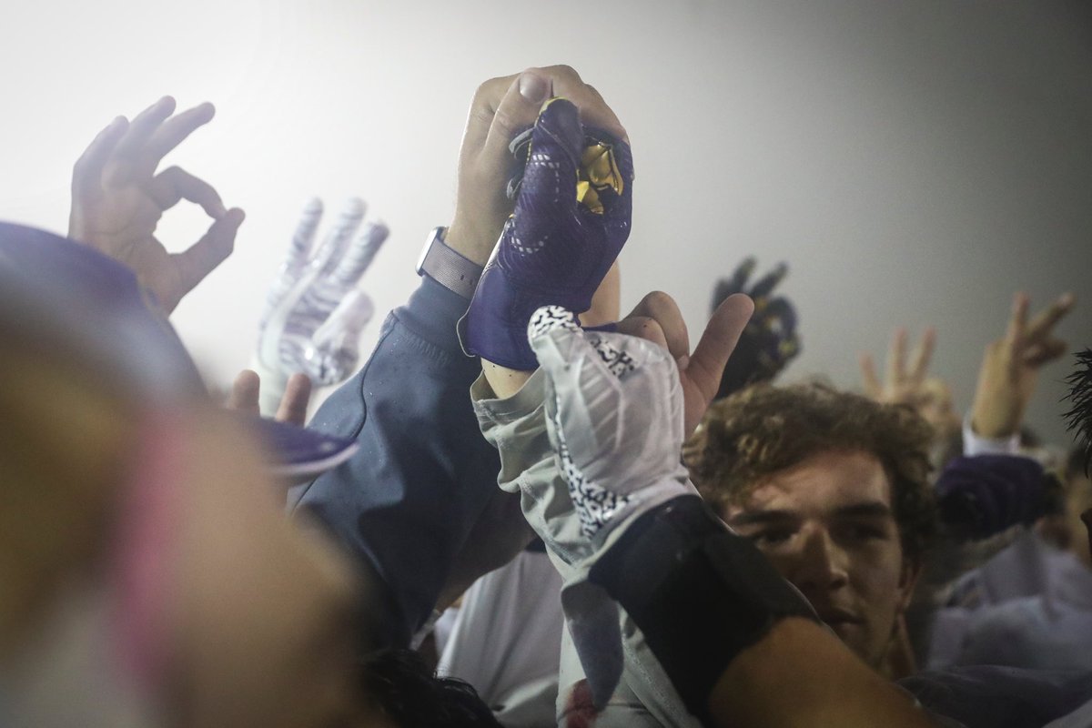 SHSCowboyFB's tweet photo. You did everything else different so now you get to finish different than any other class in 100 years. Class of 2020 finish strong online. Go Cowboys! 🤠🤠 https://t.co/P1bhBwfdvH