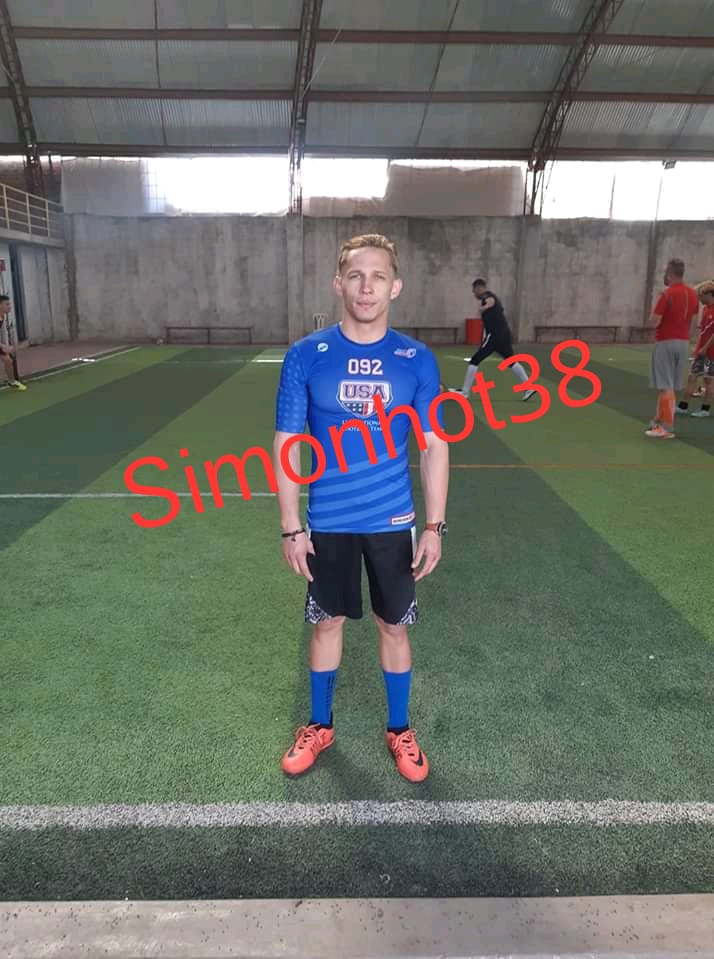 Simonhot38's tweet photo. Mas De Daniel 😈😈😈 https://t.co/NMZNQe9H2M