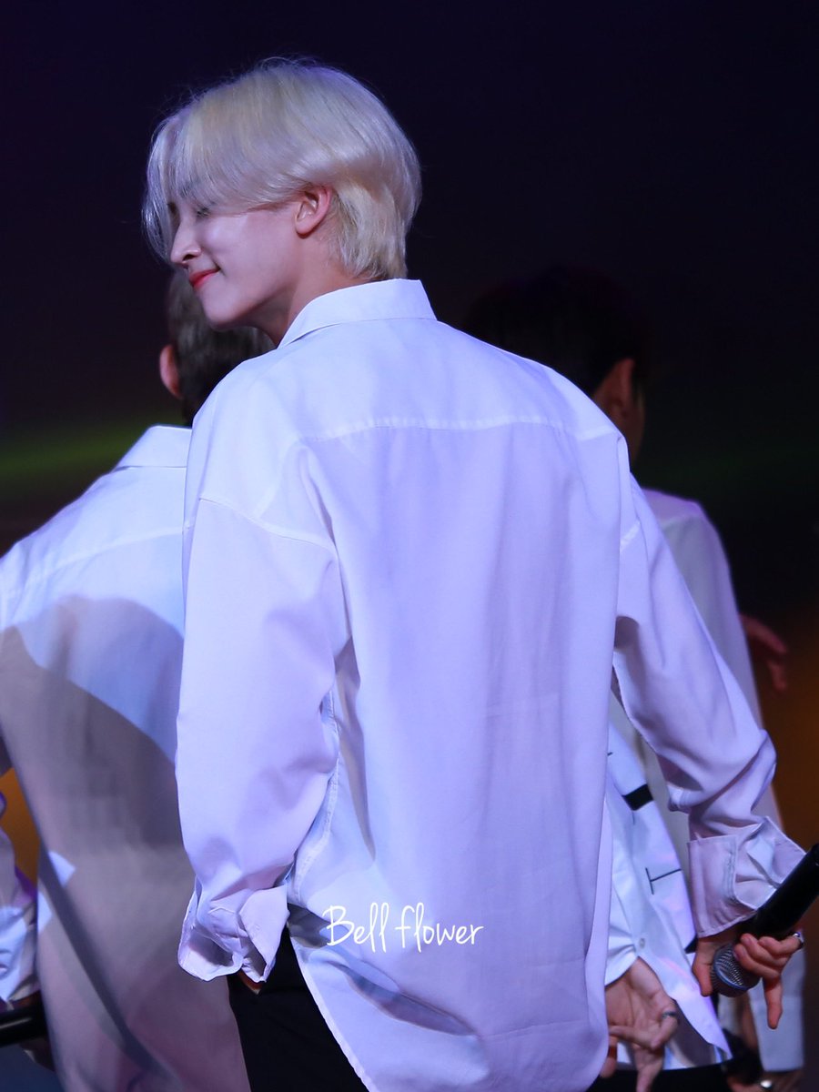 BellFlo19868869's tweet photo. 190629 파크콘

내 천사예요~👼🏻👼🏻🤍

#SEVENTEEN #JEONGHAN #세븐틴 #정한 #윤정한 #ジョンハン @pledis_17 https://t.co/cue2GUODS6