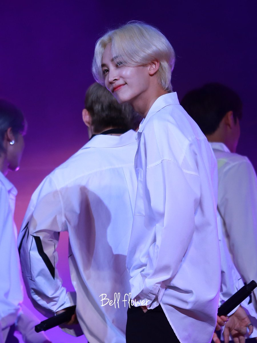 BellFlo19868869's tweet photo. 190629 파크콘

내 천사예요~👼🏻👼🏻🤍

#SEVENTEEN #JEONGHAN #세븐틴 #정한 #윤정한 #ジョンハン @pledis_17 https://t.co/cue2GUODS6