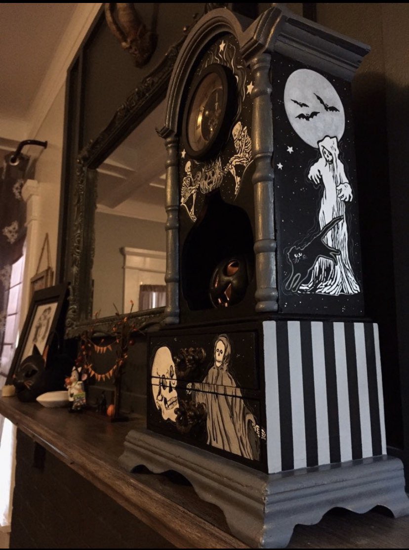 MelanieMoonlite's tweet photo. This is my new clock made by RusticMinis on #Etsy (these are pictures from her shop). The artwork on it is Halloween art from the 20’s &amp; 30’s. I added some trinkets to it so I’ll take my own picture of it later. It’s amazing! #Halloween #EverydayIsHalloween
@Oddwhims @rj_dreamer https://t.co/2pRsLJJMSs