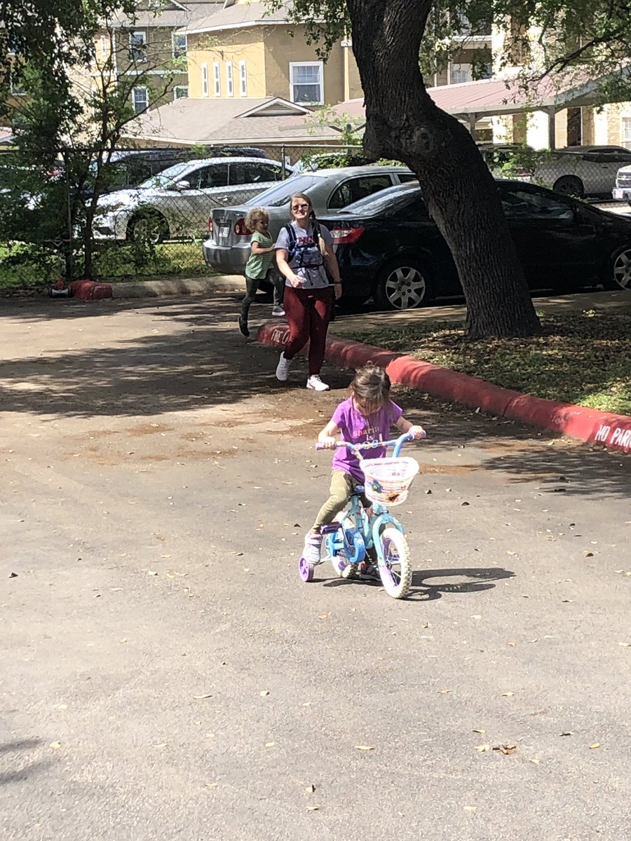 saldana_bethany's tweet photo. Going running and bike riding as a family! One of my students doing jumping jacks! Keeping healthy and showing school spirit!! #MurninSpiritWeek @NISDMurnin @Aggielinda87 @MissCarrasco1st https://t.co/JjAdYSRso8