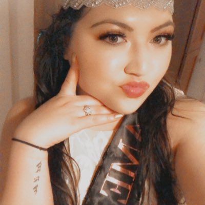 Maliacaroline2's tweet photo. #NewProfilePic https://t.co/Tpjg3wX6Sx