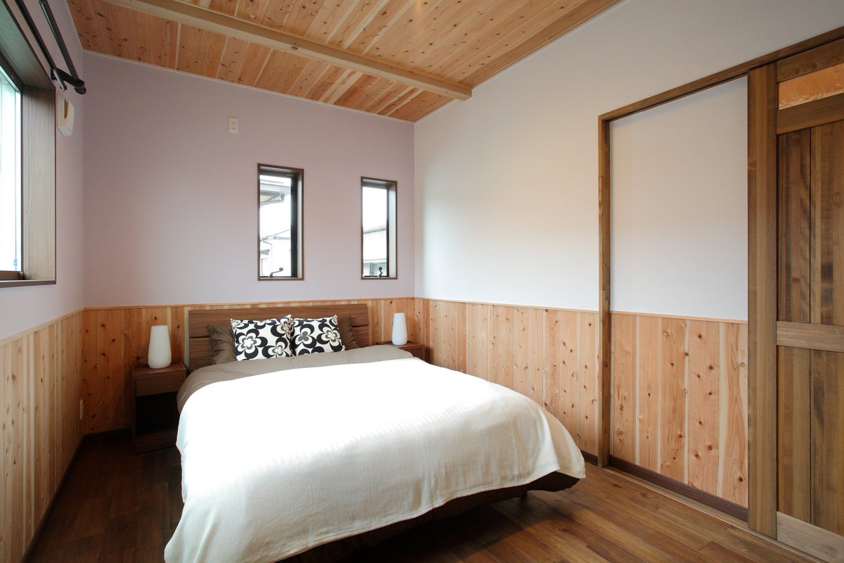 Eco家 株式会社おおやま工務店 A Twitteren 部屋をオシャレにし 傷対策 転落防止などに効果のある 腰壁 こちらのお宅では無垢材を使用した腰壁を施工いたしました 壁面のアクセントにいかがですか 新築 リノベーション 自然素材 ローコスト住宅 Eco家