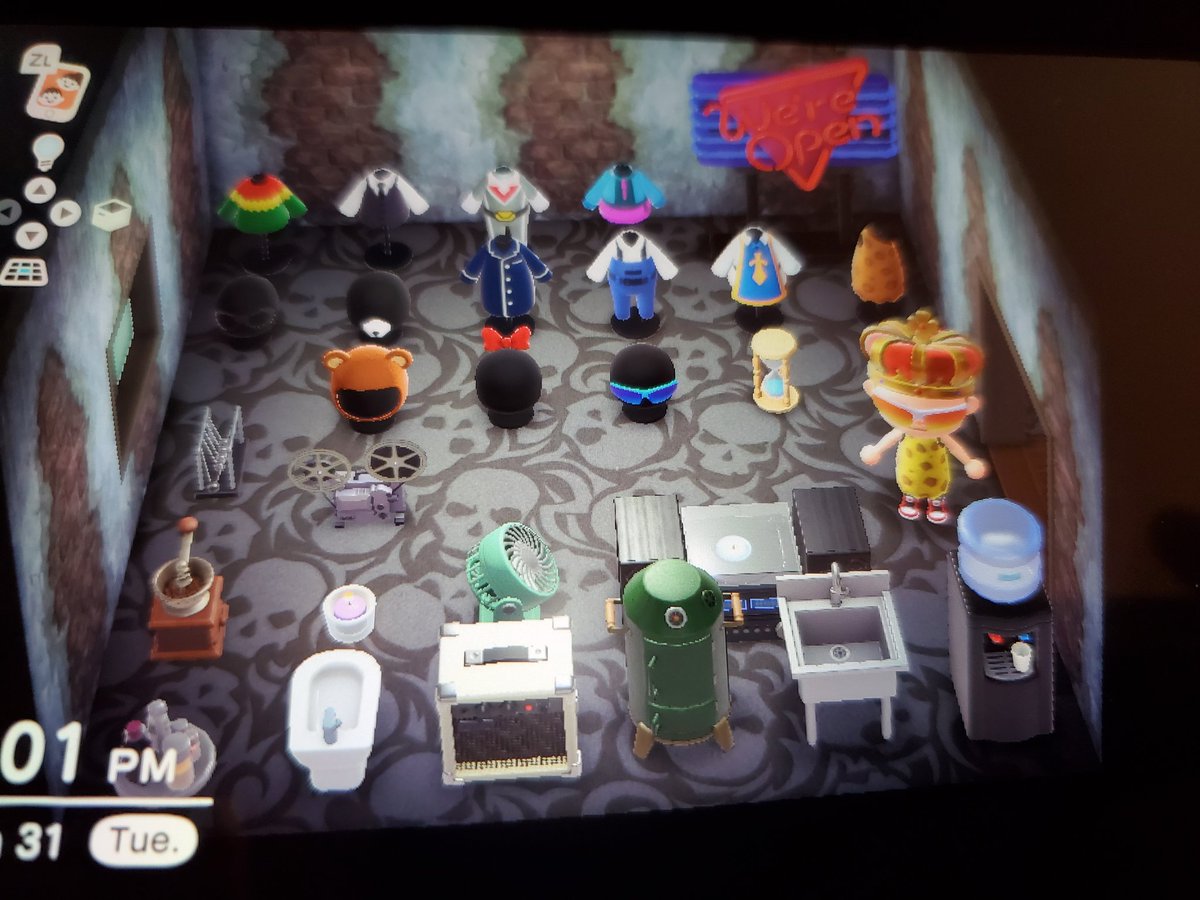 kthib6's tweet photo. @heykitarei oh your SMS are closed... can I come over? I can gift you anything here and I'll give you a nook mile ticket https://t.co/yyDSzak4wh