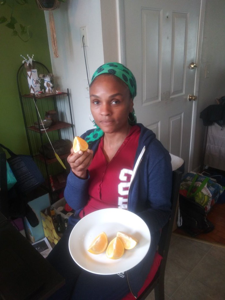 dses_art's tweet photo. Show your healthy snack?! Oranges do the trick every time!! 😊 #DSESisBest #FCSrising https://t.co/7qPxfhuq08