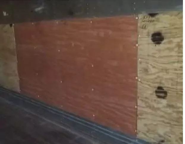 ServicesOntrack's tweet photo. A continuación pueden observar como finaliza la reparación y mantenimiento a una caja de madera, reemplazando el material dañado por uno de mejor calidad, garantizando el funcionamiento y cumplimiento de su transporte así como la satisfacción completa  y directa al cliente. https://t.co/6k8nNo0gJX