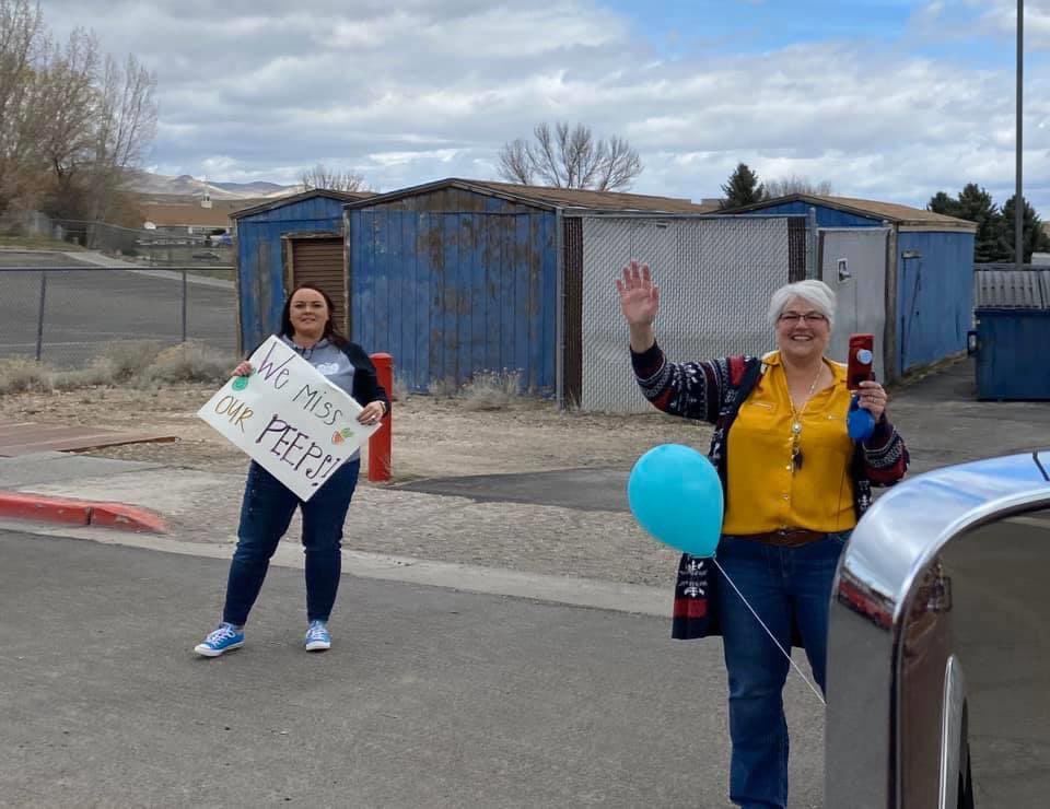 ECSDLeadMVES's tweet photo. A Reverse Parade for our students, parents, and staff! It was definitely much more emotional than I thought! So glad we did this! Thank you everyone—we ❤️ MVES! #ECSDLeadMVES #MVESVirtualLife https://t.co/Aro28aQAOC