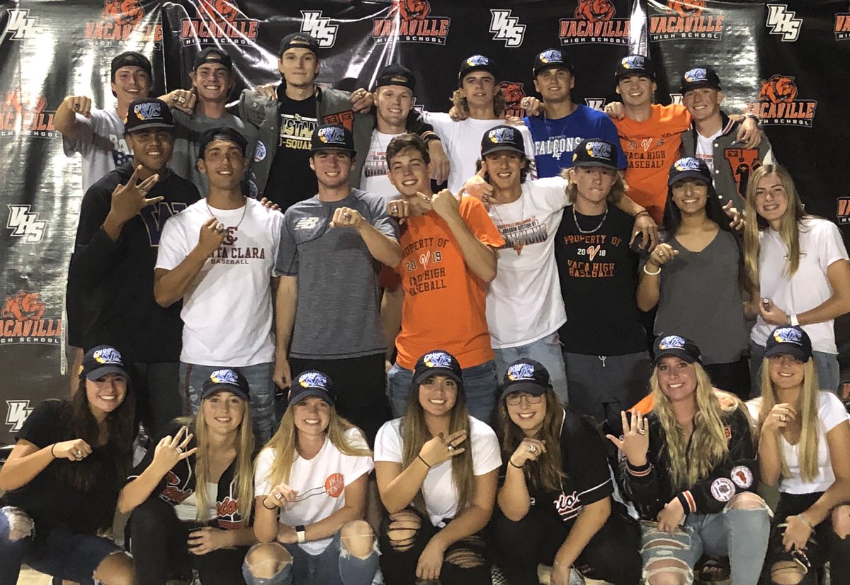 lots (16) of c/o 2020 kids in this picture.  A fun and very talented class on both diamonds.  #champions #Bulldogs