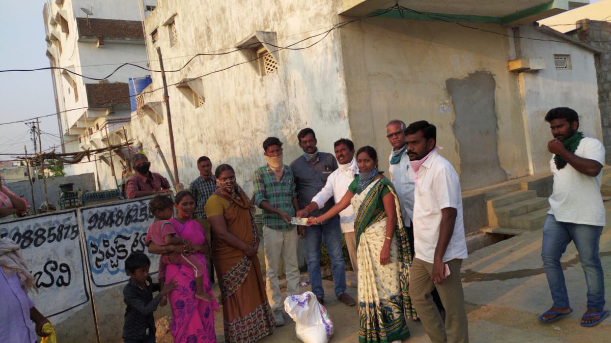 pebbair's tweet image. Door to door Distribution of 12 kg Rice + ₹ 500 to each migrant worker, and #spraying roads &amp;amp; streets with sodiam #hypochlorite liquid  to potentially kill #COVID19 in #Pebbair Municipality.
 #StayHome
 @TelanganaCMO 
@KTRTRS 
@SingireddyTRS
@Collector_WNP 
@Collector_HYD