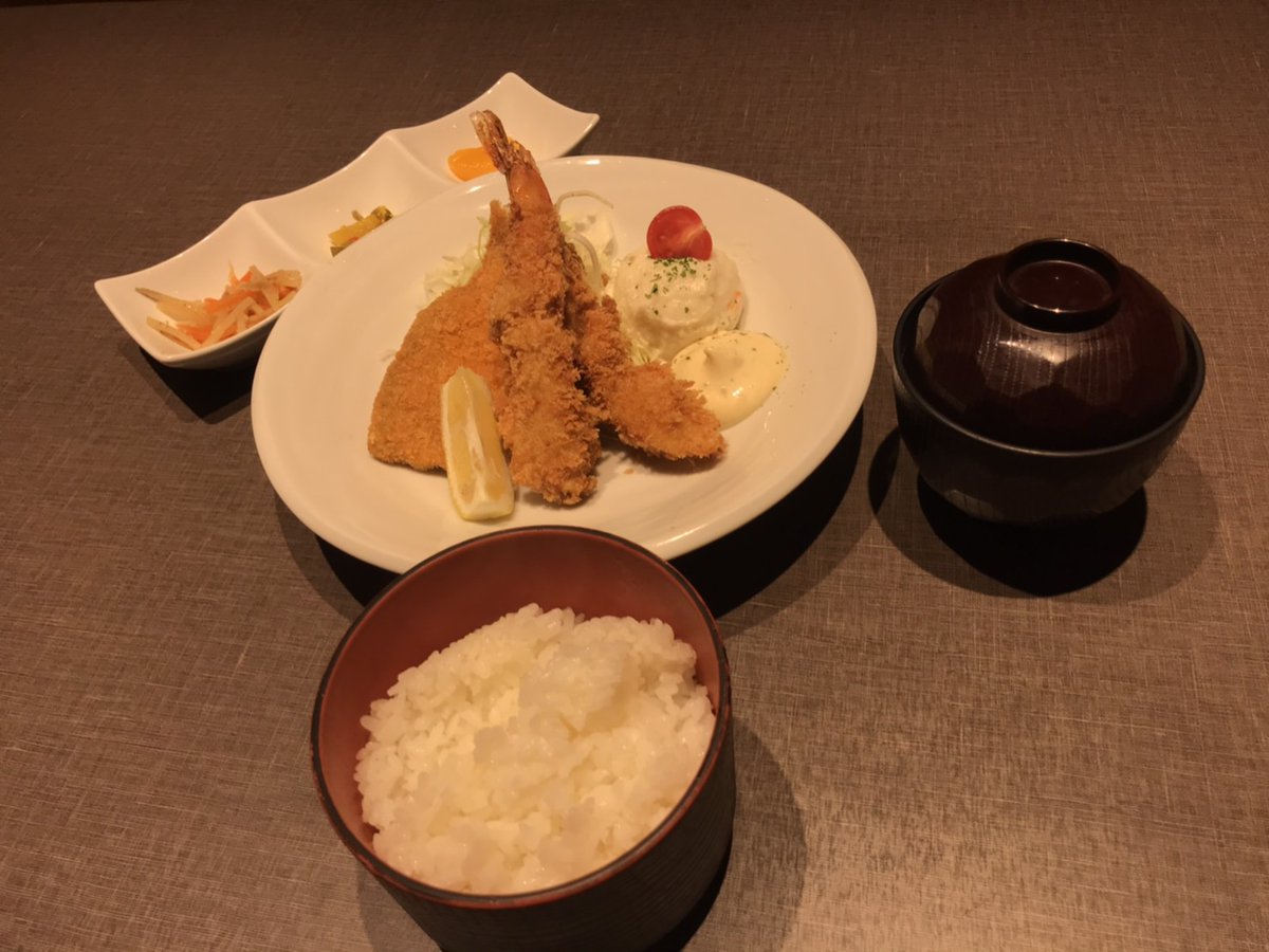 O Xrhsths お菜家 新宿店 Sto Twitter 本日4月1日 水 の日替わりはアジフライとエビフライ限定40食800円です 居酒屋 ランチ 新宿 お菜家 新宿南口 日替わり