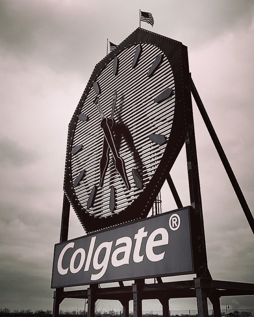 MarieOldham's tweet photo. There are certain landmarks that mean home to me, the #ColgateClock is one of them 🕰
#WashYourHands #WhereIsTheSun
#JerseyCity https://t.co/iTtcNFU20m