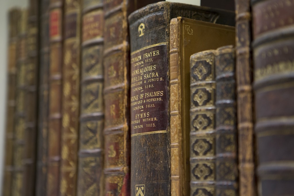 Library_Vic's tweet photo. #DidYouKnow old books smell so good because over time the cellulose and lignin in their pages break down to form airborne compounds like toluene, vanillin, and furfural, which smell sweet, vanilla-like, and almond-like respectively ⁠- and nostalgia⁠ 😉

(Thanks @CSIRO ) https://t.co/tuGxoBav3k
