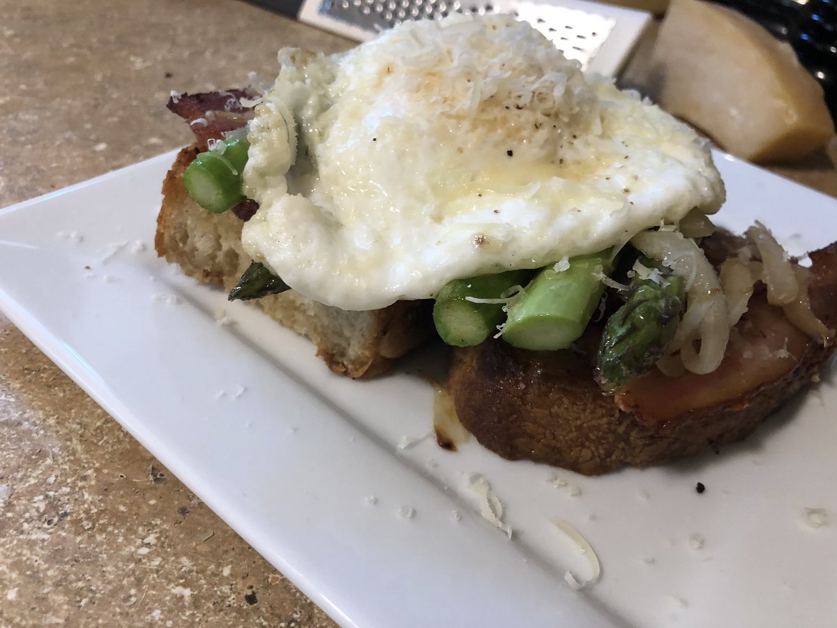 BbBubbz's tweet photo. Bake Fresh Bread. Make Dank Sandos. 
•The Saturday White Bread-Ken Forkish
•A take on @meatcheesebread Asparagus Sandwich. 
~Kewpie, Onion, Garlic, Asparagus, Bacon, Fried Egg &amp; Parm  
Bread could have proofed a bit longer
#stayathomechef
#quarantinecooking
#notactuallysaturday https://t.co/NnFaTPez1H