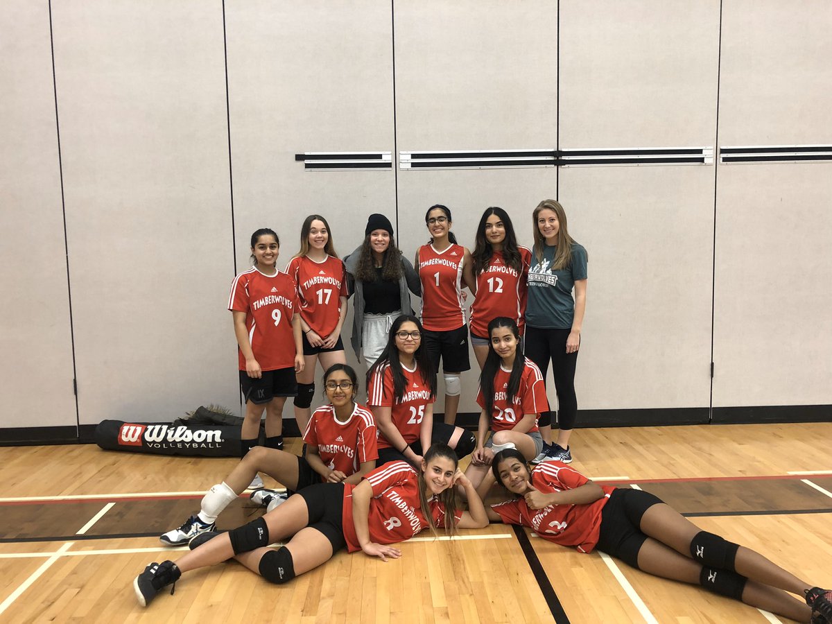 MsReid_'s tweet photo. Thanks @dfournier99 and @MrSmithBWA !! Missing coaching big time ♥️Challenge: Post a pic of you coaching or donate $20 to a charity or both! Extended to: @laura_volkes @MrsFilice @MrDLeca   @MsKrispanis @MsTBryce @msvanleeuwen13 @ItsMrMElias https://t.co/To29REOQy5