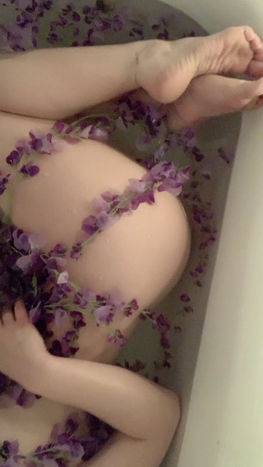Elixir of Ella✨🌺🛁 https://t.co/8rxWeMXxzW<a href="/tag/shoeporn"class="tags"><span>#shoeporn</span></a>