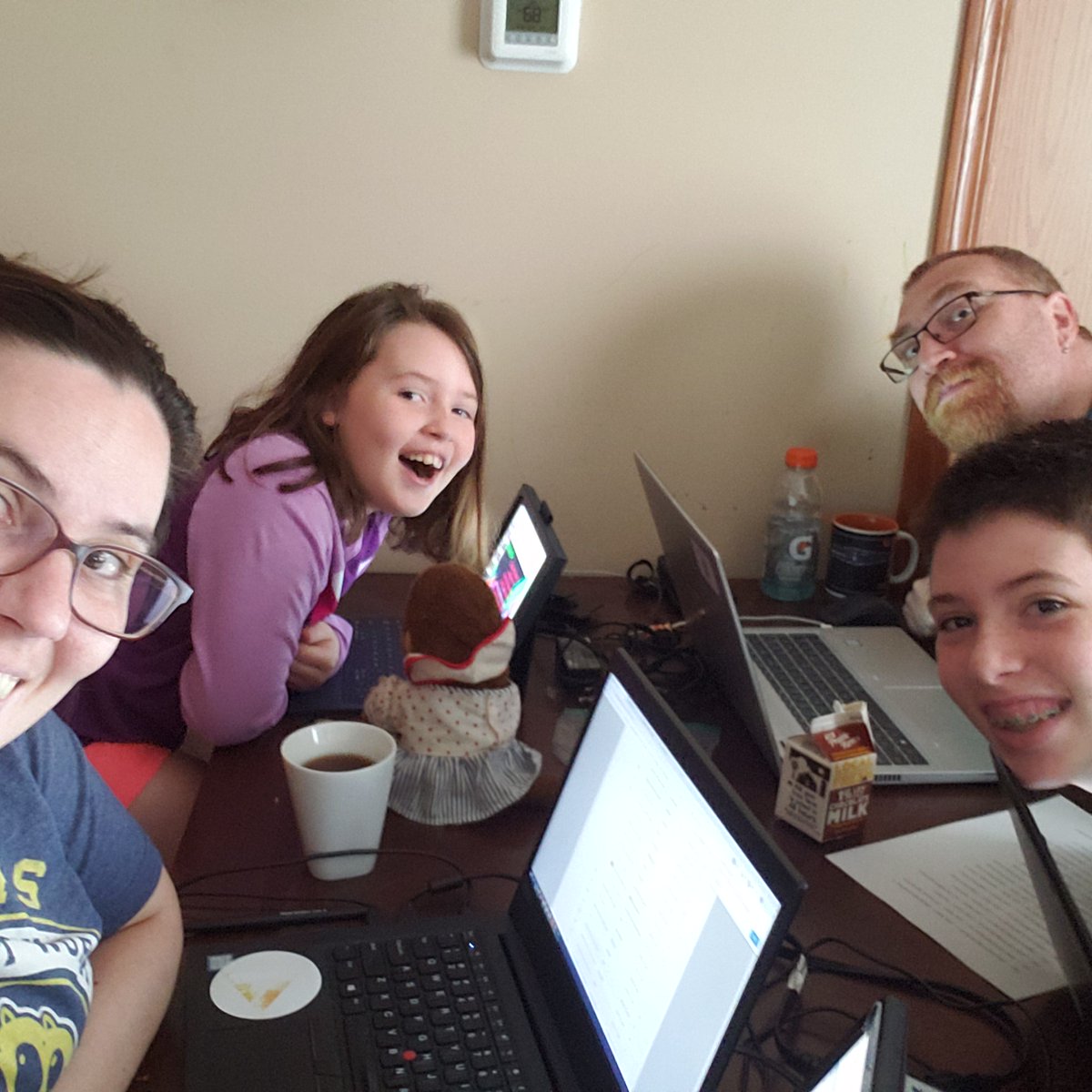 RichardsTraci's tweet photo. #GISonefamily 
All remote learning/working! https://t.co/bSuWFfXQiK