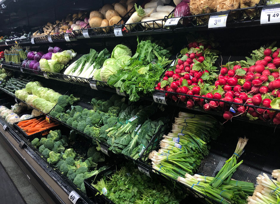 🥫Canned goods out of stock? 🥦Give fresh fruits and vegetables a try. Fresh produce is safe to eat—there’s no evidence that canned or frozen foods are safer. Just give it a good wash first. bit.ly/2UwtdpD